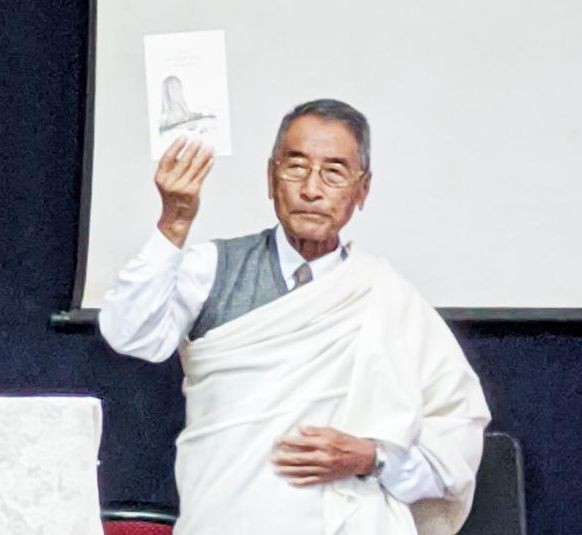 Former Nagaland Chief Minister, Dr Shürhozelie Liezietsu releasing ‘The Morning Years’ by Nini Vinguriau Lungalang on October 4. 